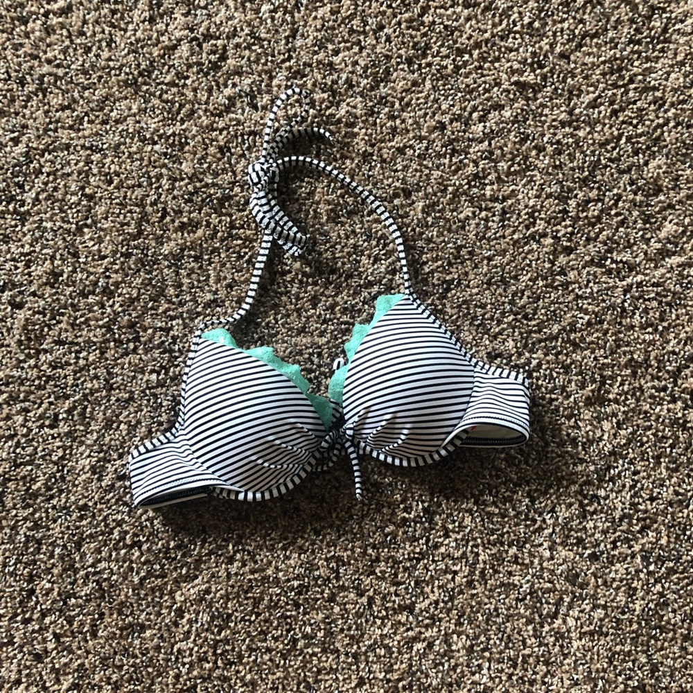 Victoria’s Secret bikini top - 32A